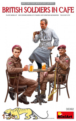 Britische Soldaten im Cafe - 1:35