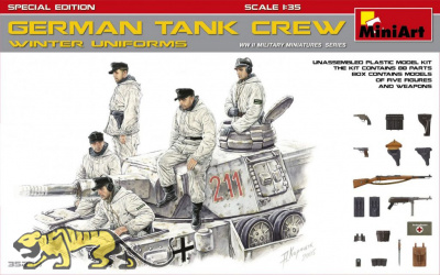 German Tank Crew in Winter Uniforms - 1/35