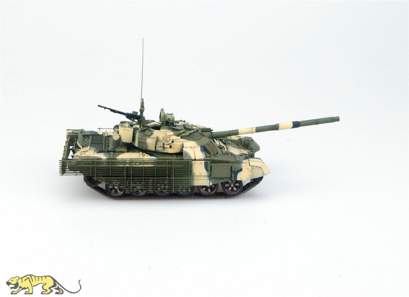 T 72b2 Rogatka Main Battle Tank 1 72 Modelcollect Ua705 Axels Modellbau Shop