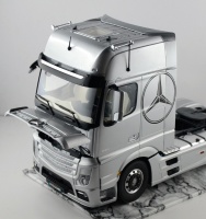 Mercedes Benz Actros MP4 Gigaspace - 1:24