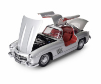 Mercedes Benz 300 SL - Silber - 1:8