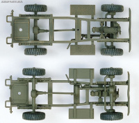 US Ambulance and Towing Tractor - 1/72