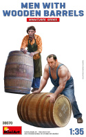 Männer mit Holzfässern / Men with Wooden Barrels - 1:35