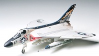 Douglas F4D-1 Skyray - 1:48