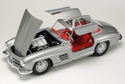 Mercedes-Benz 300 SL - 1:24